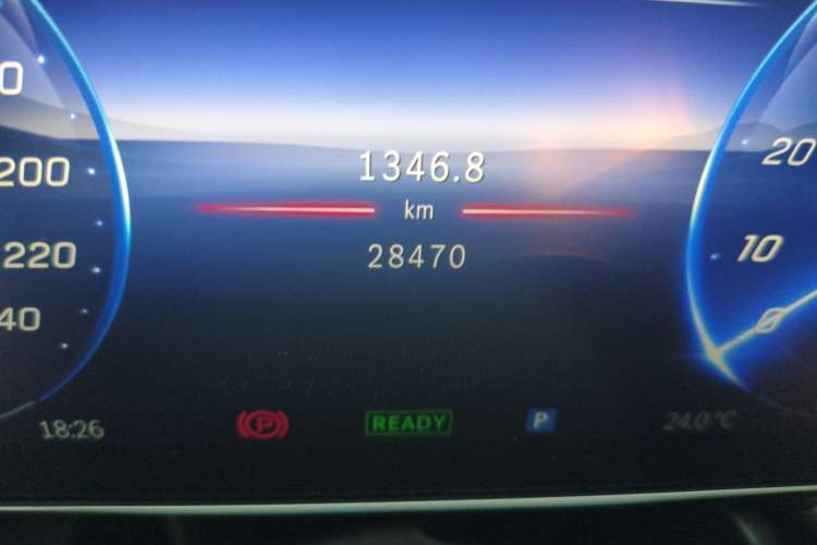 Used Mercedes-Benz EQE 2022 350 Luxury Edition Odometer Close Up