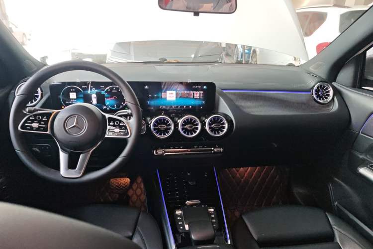 Used Mercedes-Benz GLA 2020 GLA 200 Center Console