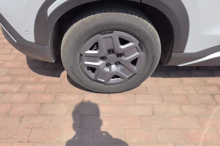 Used BYD Yuan UP 2025 Intelligent Driving Version 401 KM Dynamic Edition Right Rear Wheel Hub