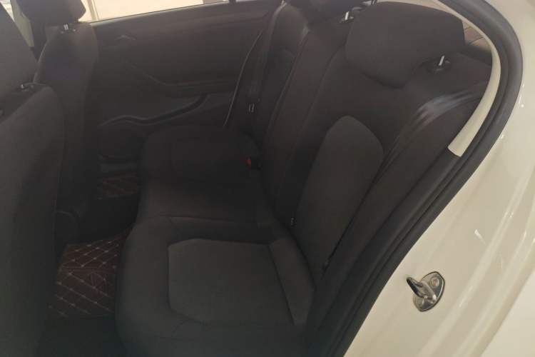 Used Volkswagen Jetta 2013 1.6L Automatic Fashion Model
