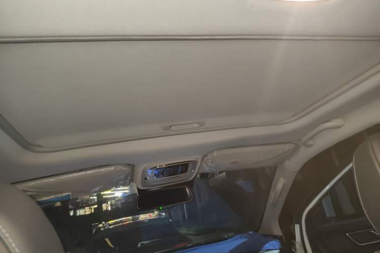 Used JMC Yusheng S350 2020 2.0T Automatic All-Wheel Drive Gasoline Comfort Edition Headliner