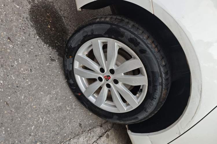 Used Roewe 350 2015 1.5L Manual Luxury Sunroof Edition
