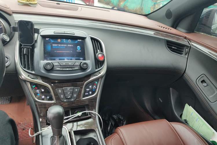 Used Buick LaCrosse 2013 2.4L SIDI Luxury Comfort Edition Audio And AC Panel