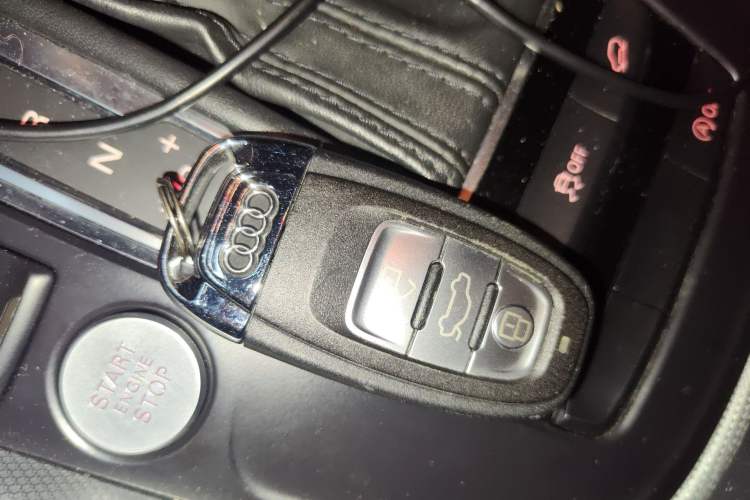 Used Audi Q5 2018 Collector's Edition 40 TFSI Technology Model
