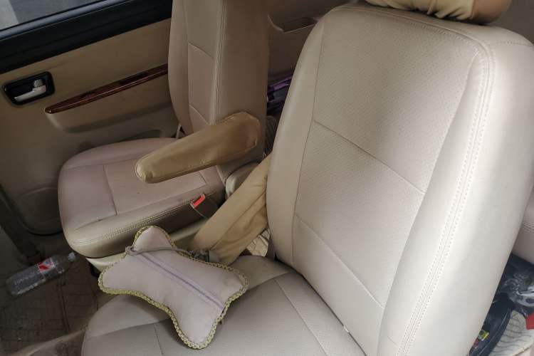 Used Dongfeng Fengon 330 2014 1.5L Manual Utility Version DK15 Left Rear Seat