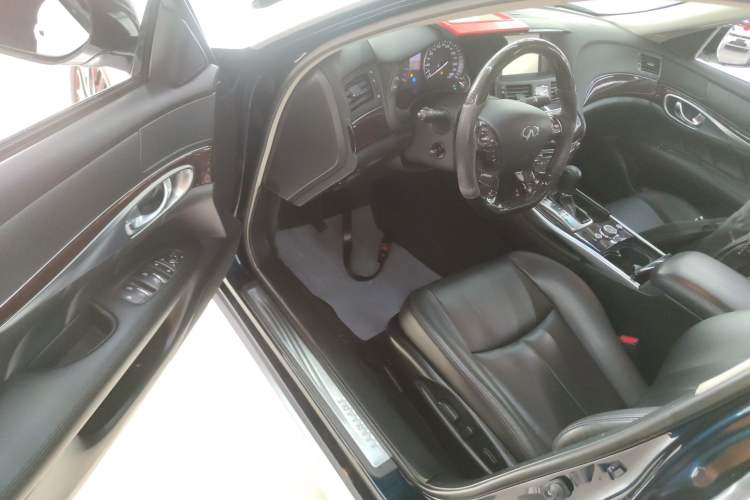 Used Infiniti Q70 2017 Q70L 2.5L Enjoyment Edition
