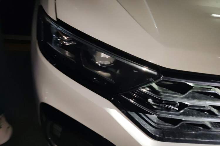 Used Volkswagen T-ROC 2022 280TSI DSG Two-Wheel Drive R-Line Pro PLUS Exterior 6