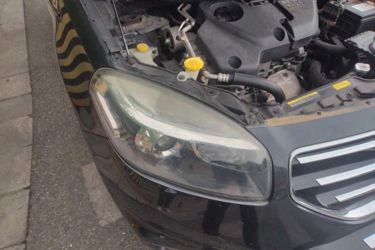 Used Renault Koleos 2013 2.5L Two-Wheel-Drive Urban Edition Right Front Headlight