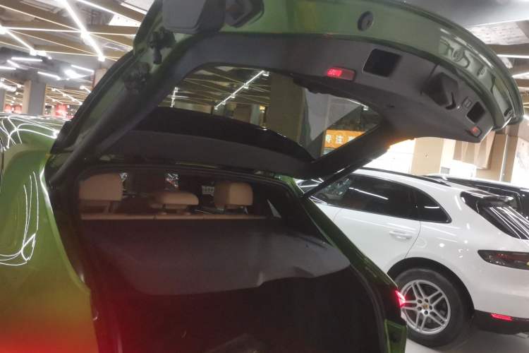 Used Porsche Macan 2018 Macan 2.0T Trunk