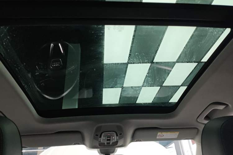 Used Audi Q5L 2018 40 TFSI Prestige Fashion Edition China VI Headliner