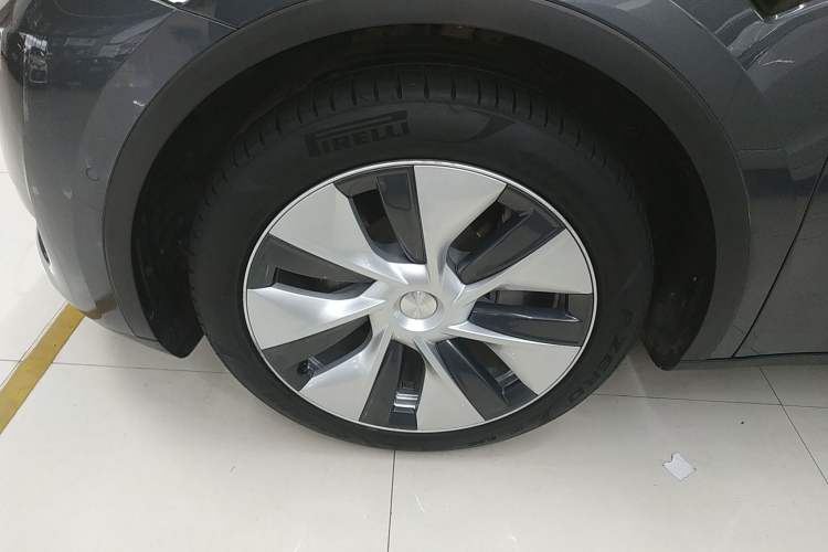 Used Tesla Model Y 2022 Rear-Wheel-Drive Version Exterior 4