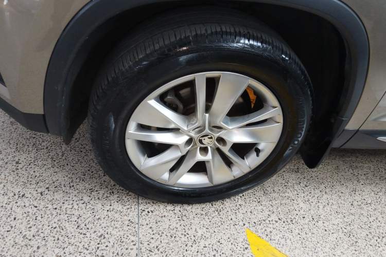 Used Skoda Kodiaq 2018 Facelifted TSI330 5-Seater Two-Wheel-Drive Luxury Enjoyment Edition
