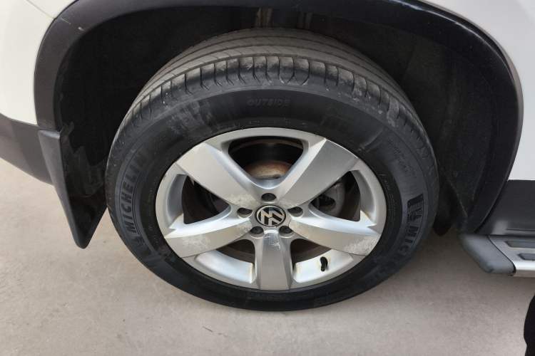 Used Volkswagen Tiguan 2013 1.8 TSI Automatic Two-Wheel Drive Comfort Edition Exterior 5