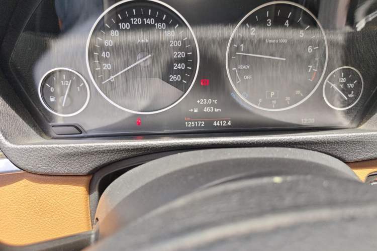 Used BMW 3 Series 2016 320Li Luxury Design Package Odometer Close Up