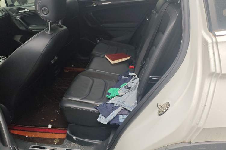 Used Volkswagen Tiguan L 2021 330TSI Automatic Two-Wheel Drive R-Line Enhanced Edition Left Rear Seat