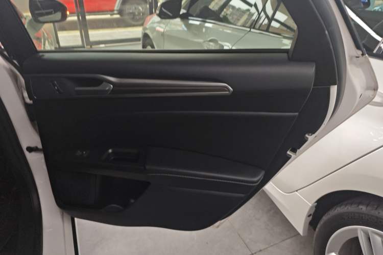 Used Ford Mondeo 2017 Facelifted EcoBoost 180 Fashion Edition Interior 6