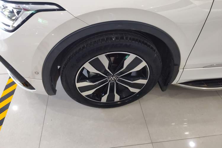 Used Volkswagen Tiguan L 2022 330TSI Automatic Two-Wheel Drive R-Line Enhanced Edition