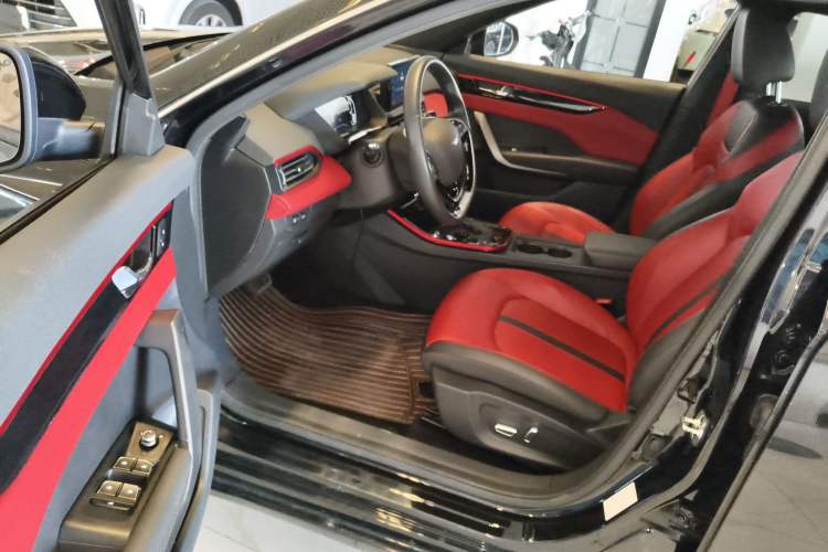 Used Dongfeng Aeolus Yixuan 2022 230T Automatic Adaptive-Beam Knight Edition
