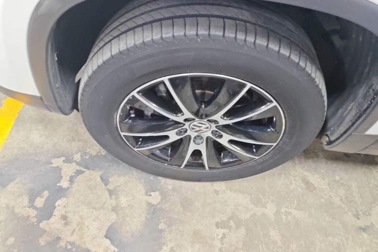 Used Volkswagen Tiguan 2016 300TSI Automatic Two-Wheel Drive Luxury Edition Left Front Wheel Hub