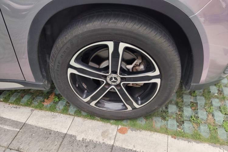 Used Mercedes-Benz GLA 2018 GLA 200 Fashion Model Right Front Wheel Hub