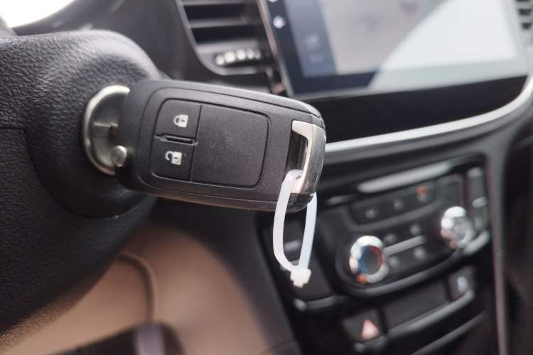 Used Buick Encore 2016 18T Automatic Two-Wheel Drive Urban Leading Edition Vehicle Key