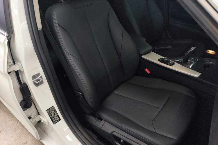 Used BMW 3 Series 2015 320Li Luxury Edition Fashion Model
