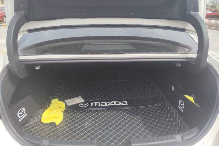 Used Mazda 3 Axela 2022 2.0L Automatic Zhiyao Edition Trunk