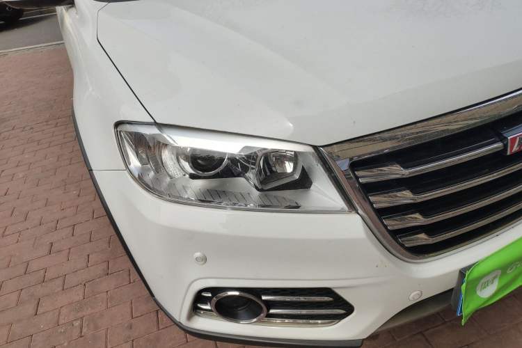 Used Haval H6 2015 Sport Edition 1.5T Automatic Two-Wheel Drive Luxury Model Right Front Headlight