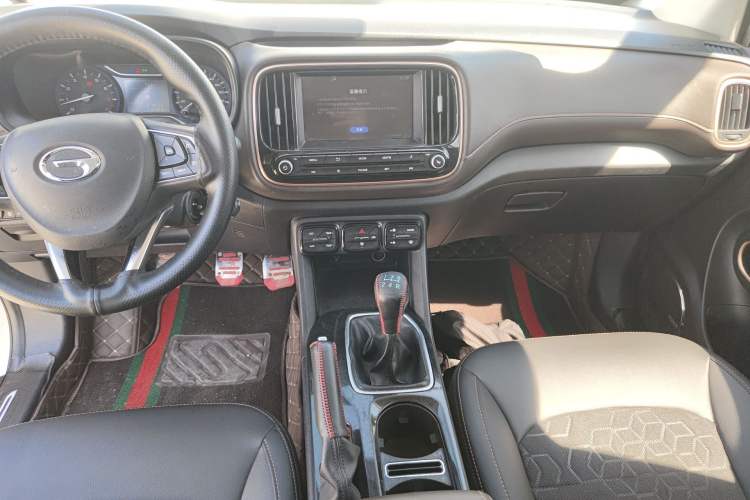 Used GAC Trumpchi GS3 2017 150N Manual Elite Edition Audio And AC Panel