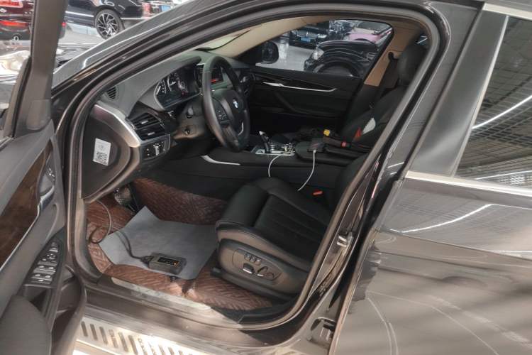 Used BMW X6 2015 xDrive28i
