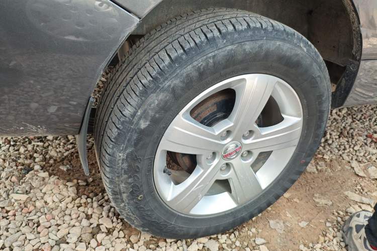 Used Jinbei Gold Hiace 2023 1.5L Passenger Vehicle Engineering Lion 5/6/7 Seater Right Rear Wheel Hub