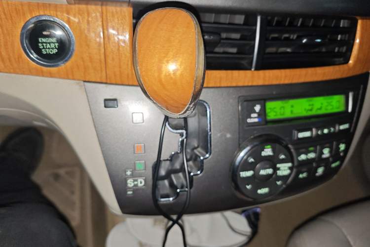 Used Toyota Previa 2006 2.4L 7-Seater Luxury Edition