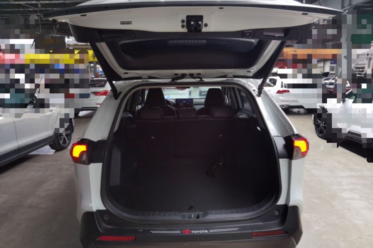 Used Toyota RAV4 2023 2.0L CVT Two-Wheel Drive Fashion Plus Edition Trunk