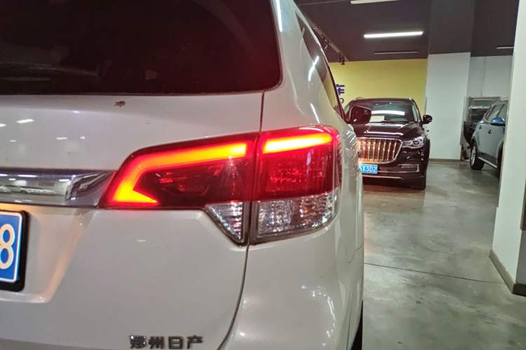 Used Nissan Terra 2018 2.5L Automatic 2WD Luxury Edition
