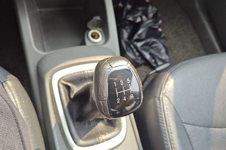 Used Chevrolet Sail 2015 Sail 3 1.5L Manual with Ideal Sunroof Edition Gear Lever