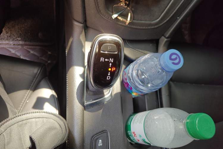 Used Cadillac XT5 2018 25T Luxury Model Gear Lever