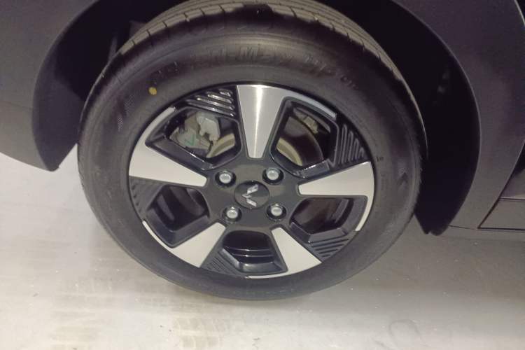 Used Wuling Bingo PLUS 2024 401 km Flagship Edition Four-Seater Version
