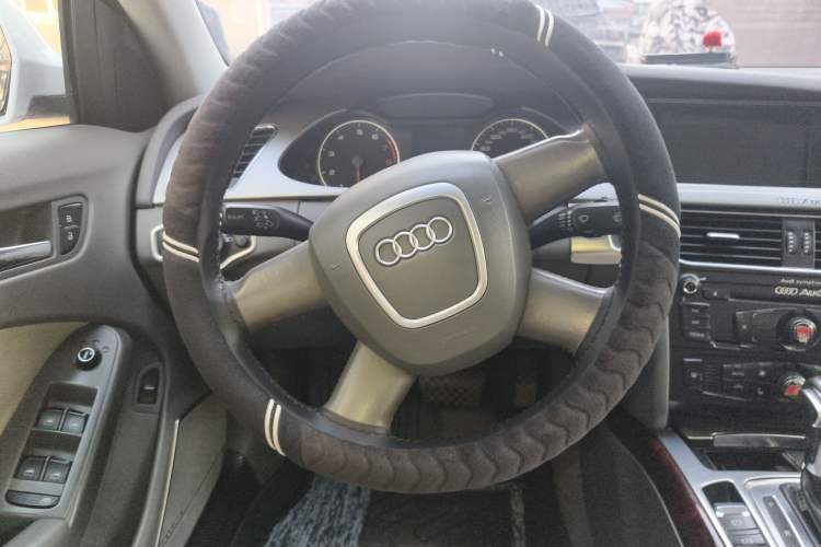 Used Audi A4L 2011 2.0 TFSI Standard Model
