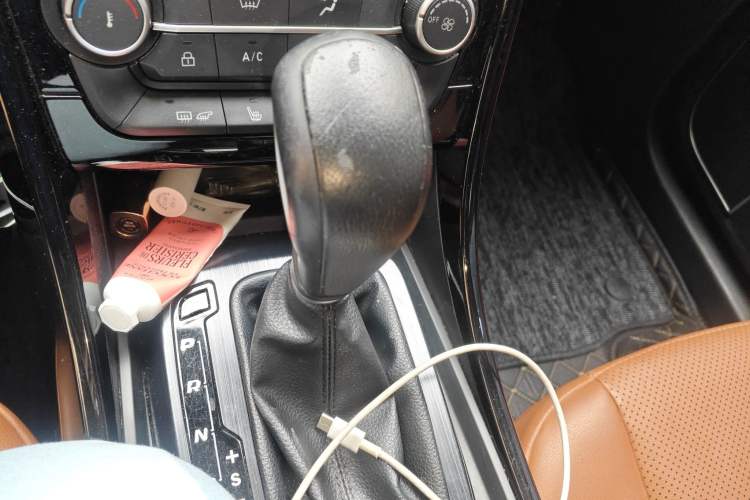 Used JMC Yusheng S330 2016 1.5L GTDi Automatic Two-Wheel Drive Prestige Edition
