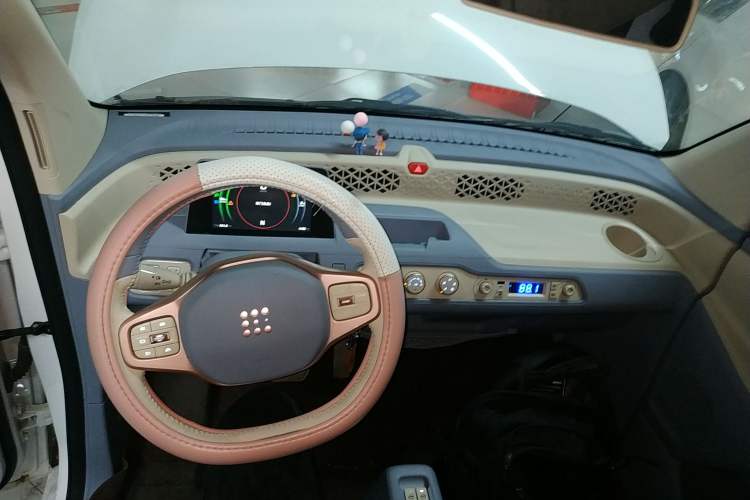 Used Dongfeng Fengon MINIEV 2022 Candy Edition Lightly Sweeted Center Console