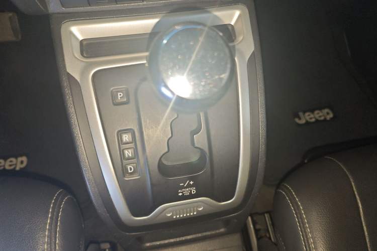 Used Jeep Compass 2014 2.4L Four-Wheel Drive Serpentine Collection Edition Gear Lever