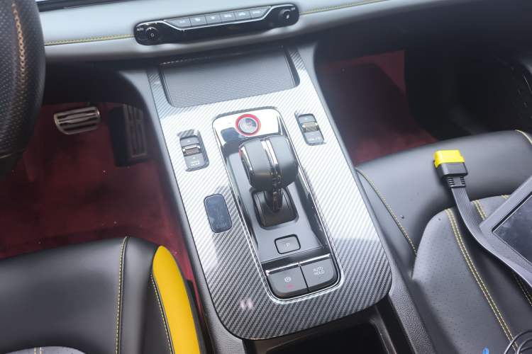 Used GAC Trumpchi EMPOW 2021 270T DCT J15 Version Gear Lever