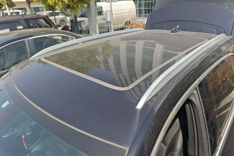 Used Cadillac XT4 2020 Revised Version 28T Two-Wheel Drive Luxury Edition Roof