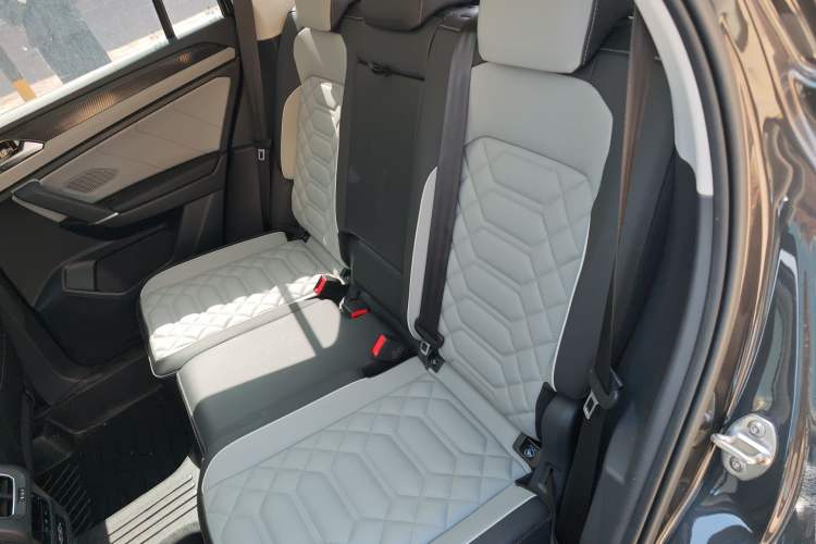 Used Volkswagen Tayron 2024 300TSI Two-Wheel-Drive Luxury Plus Advanced Version