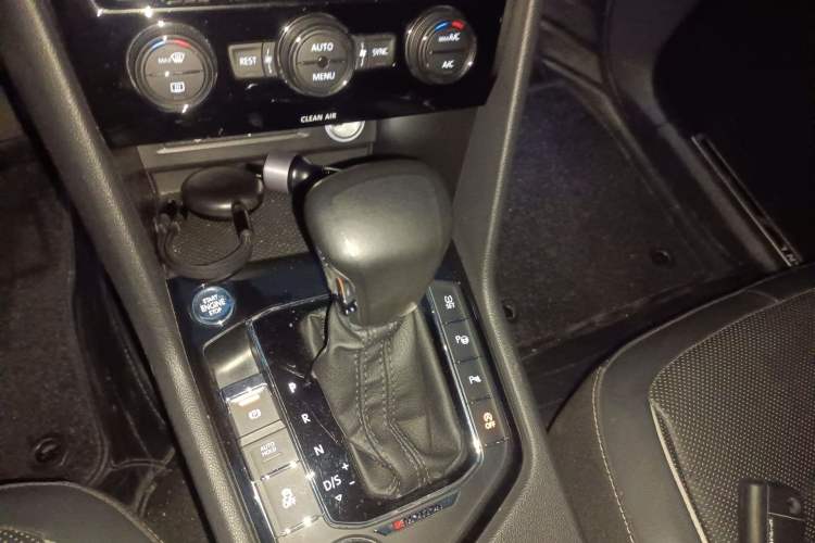 Used Volkswagen Tiguan L 2018 380TSI Automatic All-Wheel Drive Flagship Edition Gear Lever