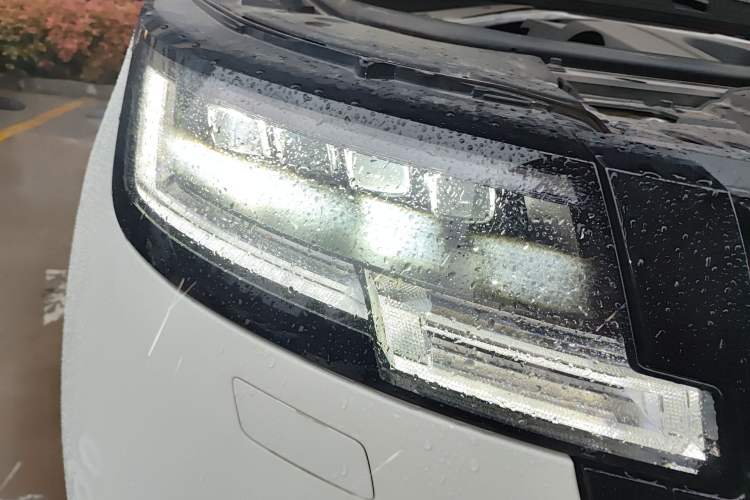 Used Land Rover Range  Right Front Headlight