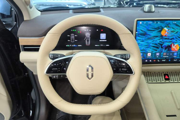 Used Hima AITO M7 2024 1.5T Intelligent Driving 4WD Max Edition 5 Seats Steering Wheel