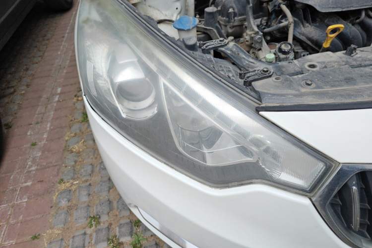 Used Kia K3 2013 1.6L Automatic GLS Right Front Headlight