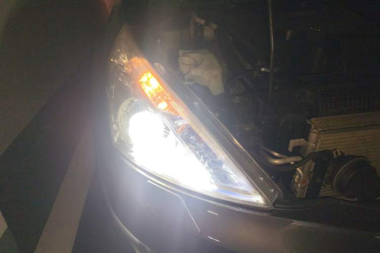 Used Nissan Teana 2012 2.5L XV VIP Cloud Security Edition Right Front Headlight