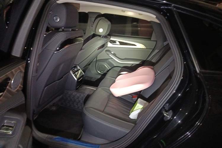 Used Hongqi H9 2022 2.0T Smart Connect Flagship Edition